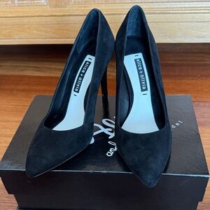 Alice + Olivia Classic Black Heels